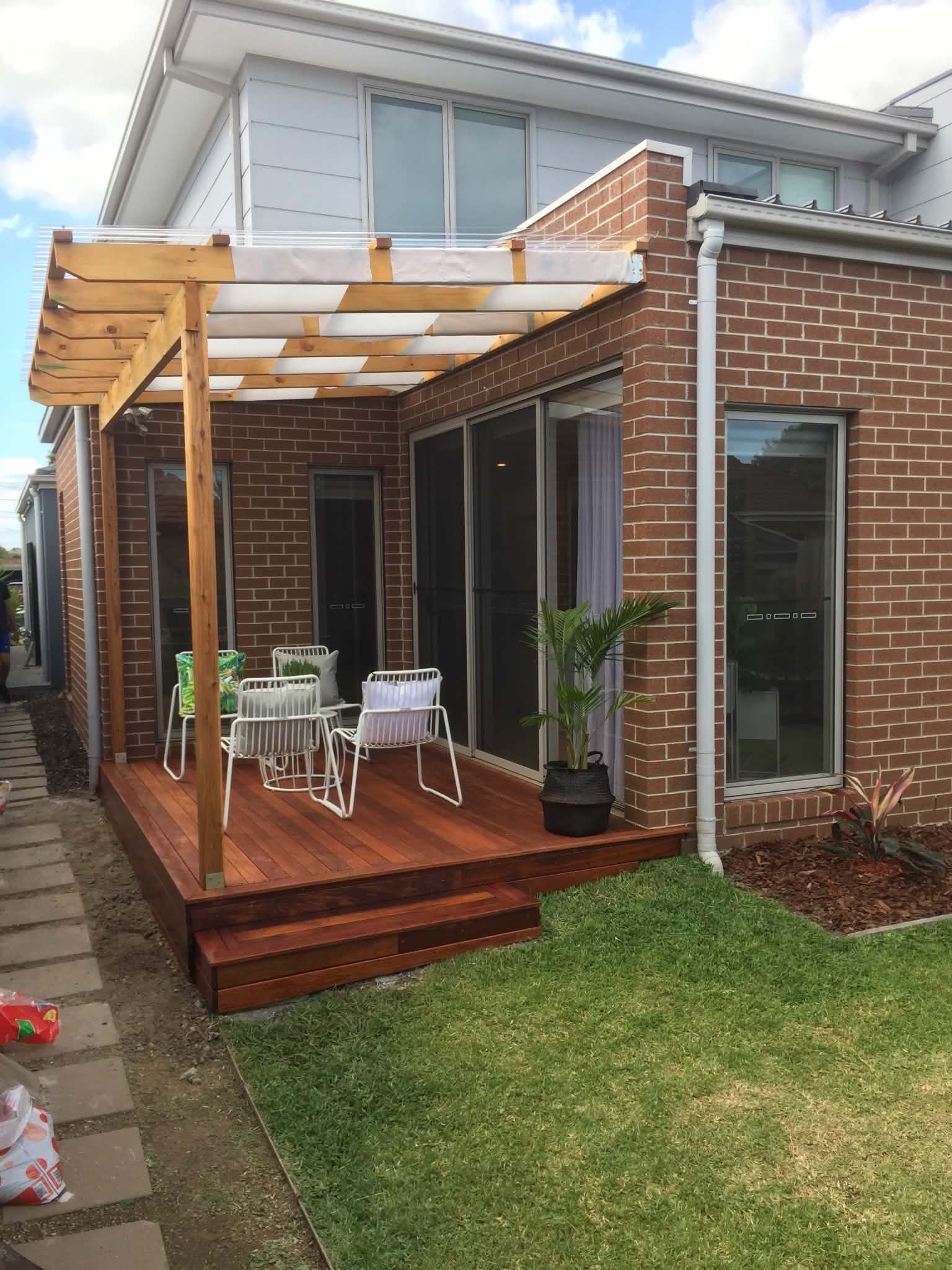 Completed timber deck and pergola by Ask Bill Carpentry